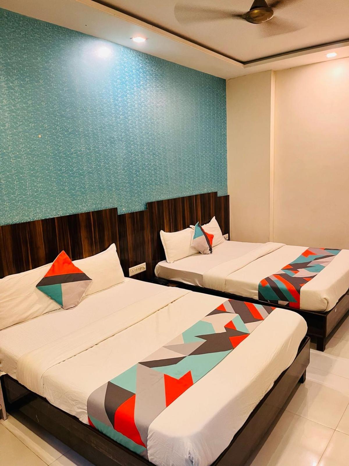 מומביי Hotel Garden Palace מראה חיצוני תמונה