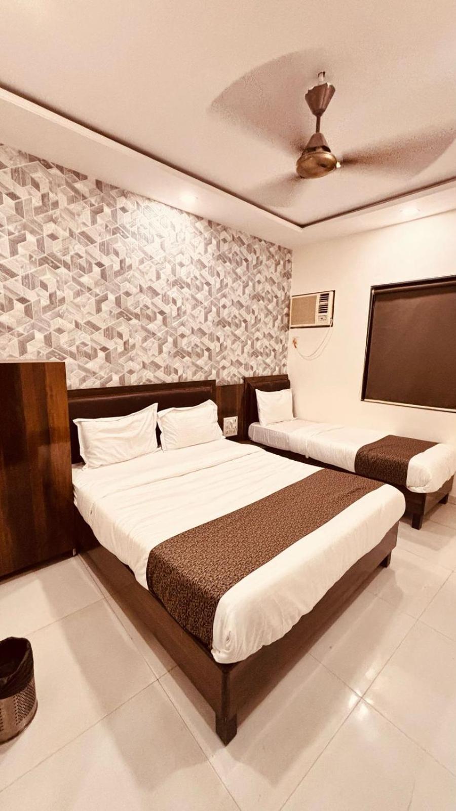 מומביי Hotel Garden Palace מראה חיצוני תמונה