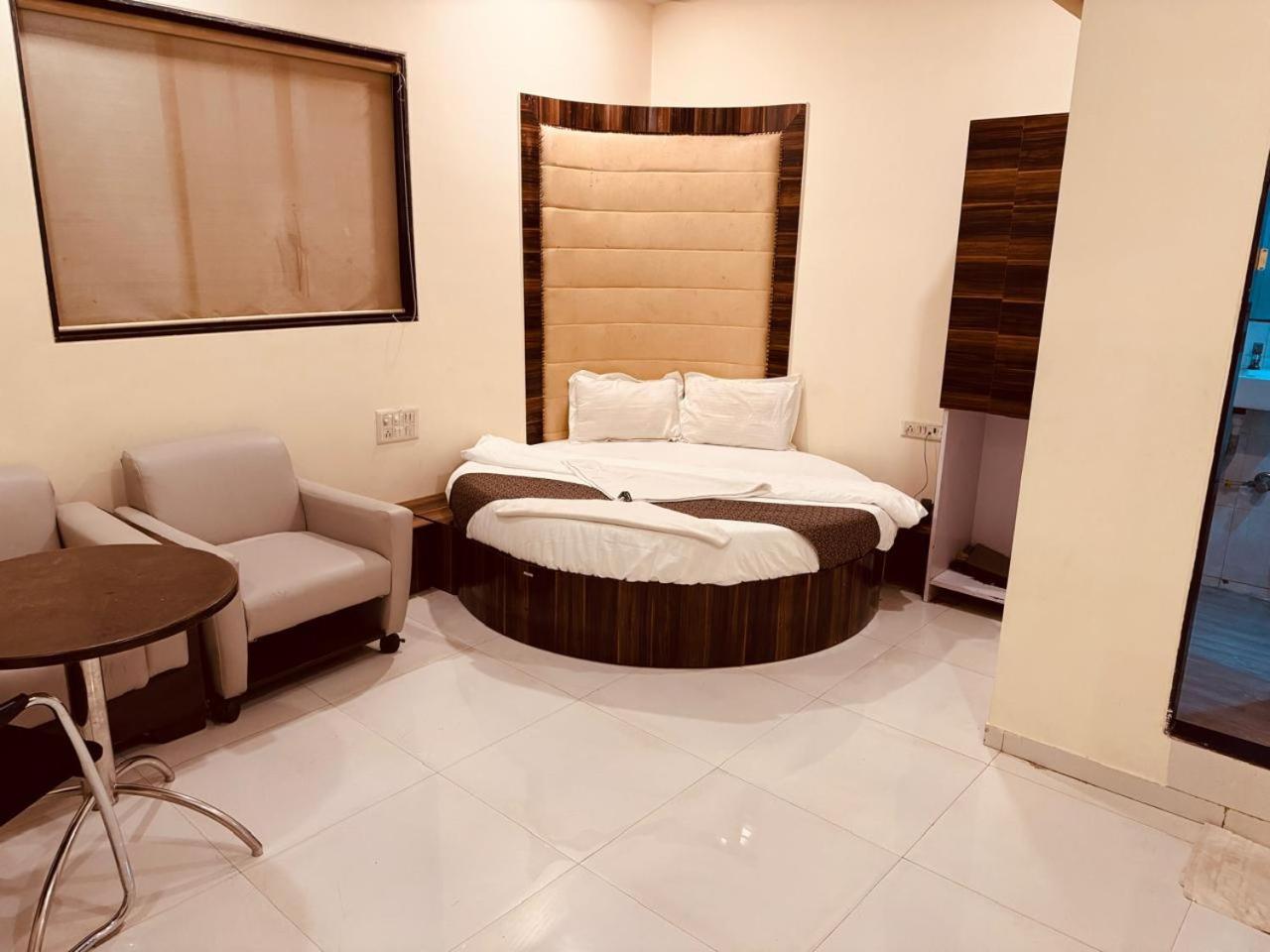 מומביי Hotel Garden Palace מראה חיצוני תמונה